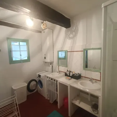 Dom wakacyjny Agreable Maison En Provence Allemagne-en-Provence