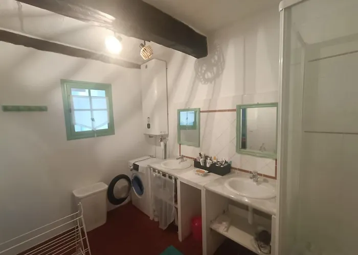 Holiday home Agreable Maison En Provence Allemagne-en-Provence