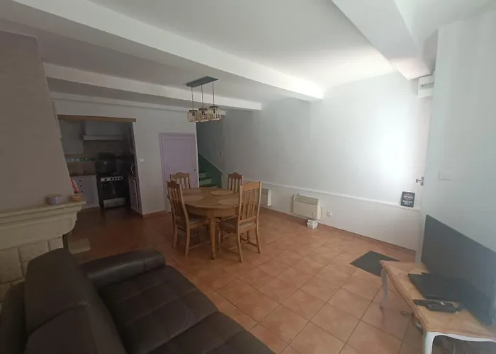 Holiday home Agreable Maison En Provence